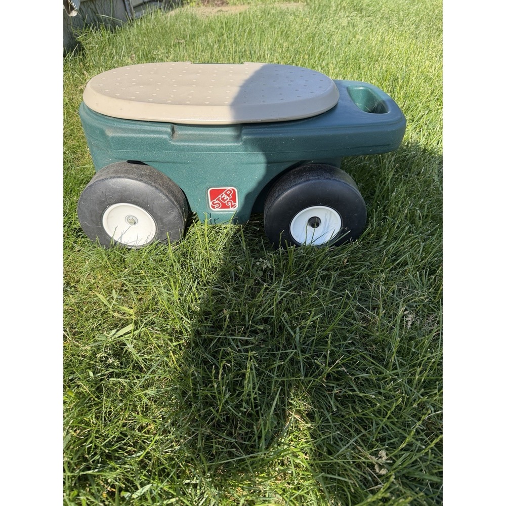Step 2 Rolling Garden Hopper Multi Purpose Utility Seat Storage Cart Working